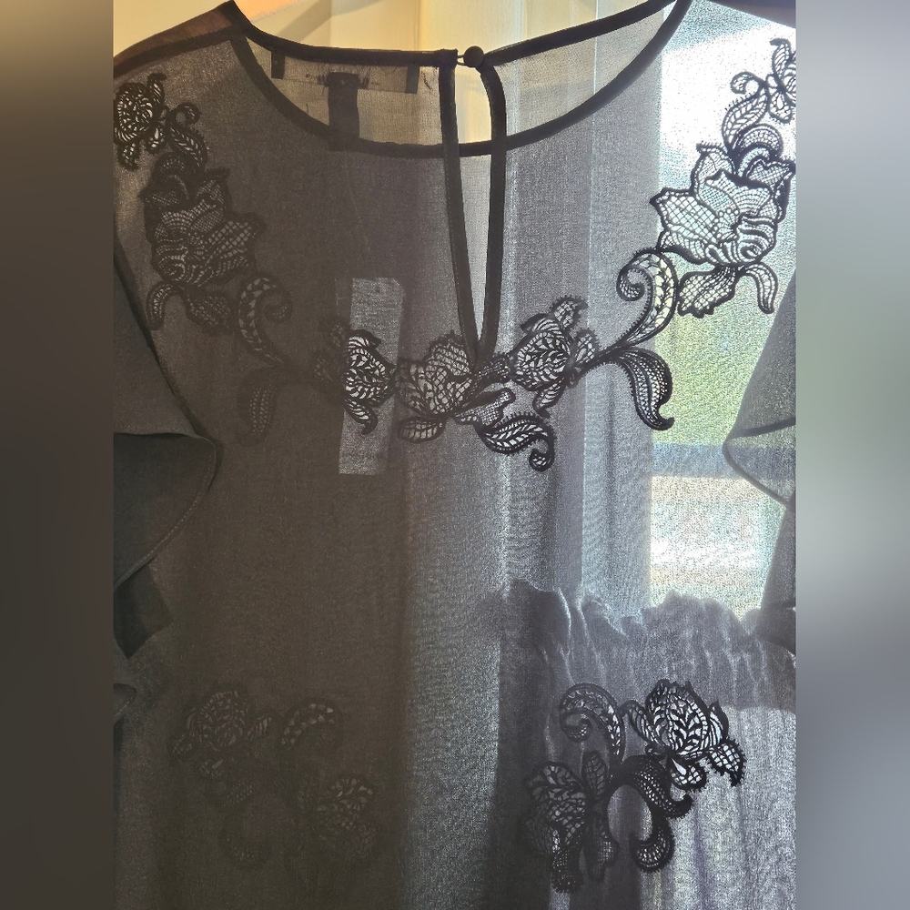 White House Black Market Applique Tunic - Picture 5 of 14